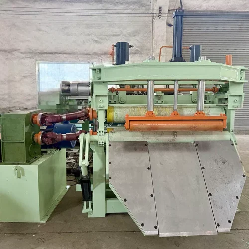 The pinch shear clamps and cuts materials accurately, ensuring strip dimensions and cut quality.