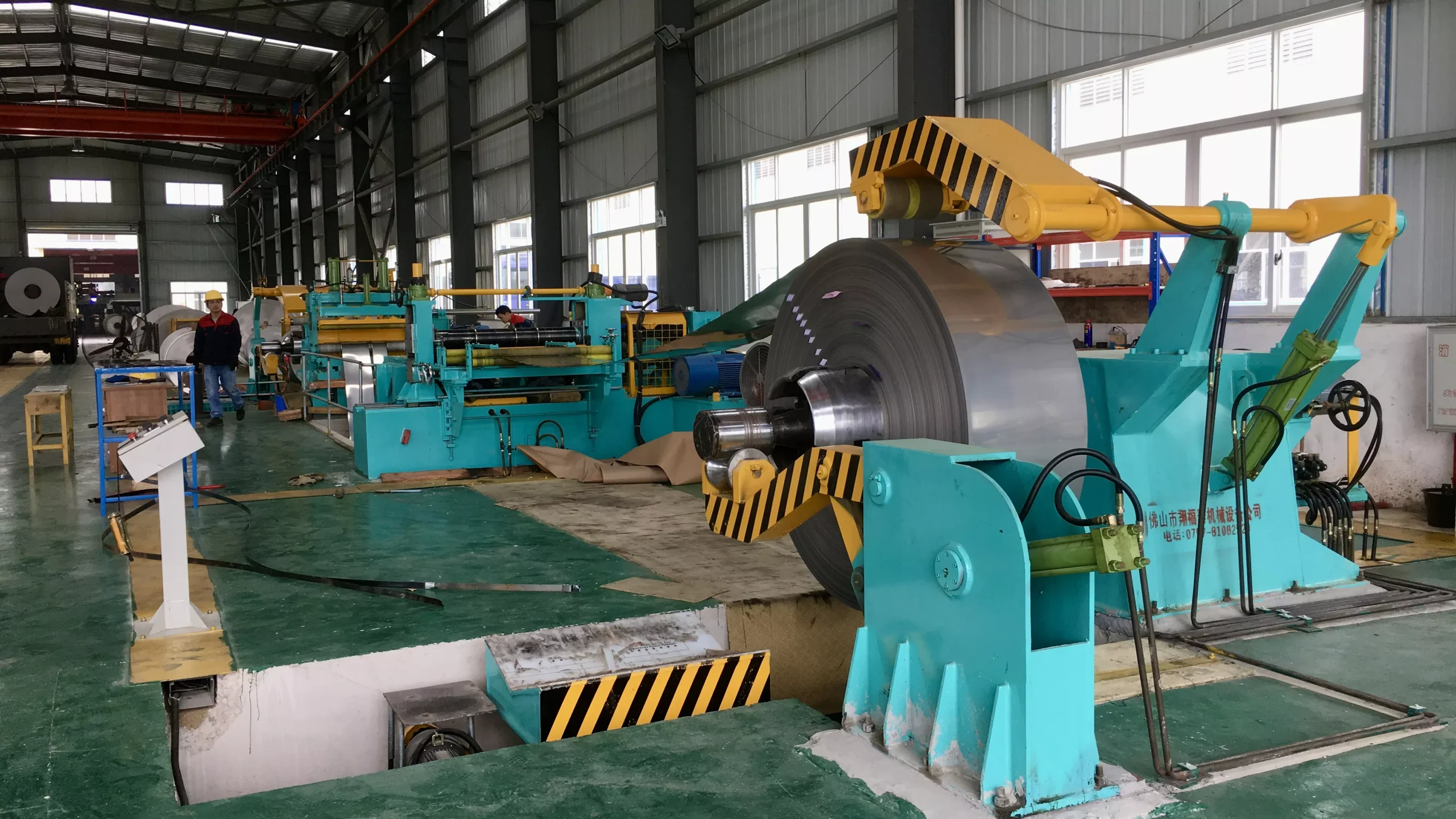 Slitting equipment precisely cuts metal/non-metal coils, widely used in automotive, electronics, packaging and construction industries for efficient customized production.