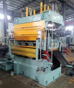 Flying shears cut moving metal sheets continuously, enabling high-speed, precise cutting to boost productivity, widely used in steel, automotive, etc.