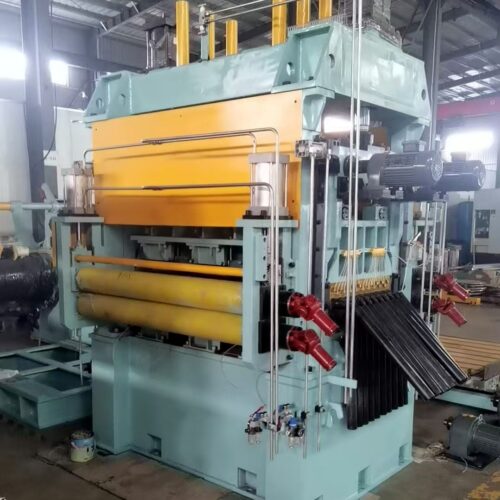 Flying shears cut moving metal sheets continuously, enabling high-speed, precise cutting to boost productivity, widely used in steel, automotive, etc.