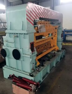 Flying shears cut moving metal sheets continuously, enabling high-speed, precise cutting to boost productivity, widely used in steel, automotive, etc.