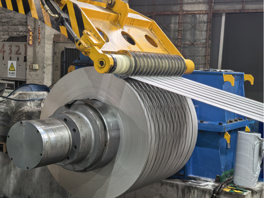 Thick-gauge metal coil slitting lines used for efficient slitting of thick-gauge metal coils in construction, automotive, and manufacturing.
