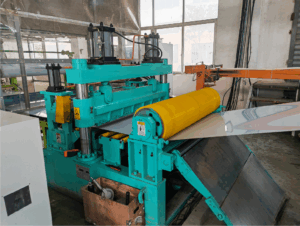 Metal slitting equipment is designed to precisely cut metal coils (e.g., steel, aluminum, copper) into narrow strips of required widths. It is widely used in industries like automotive, appliances, construction, and electronics. Key purposes include optimizing material usage, enabling customized dimensions, and ensuring clean-cut edges for further processing (e.g., stamping, bending).