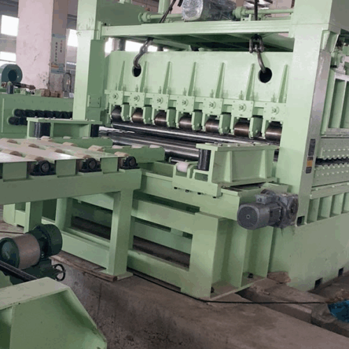 Leveling and cross-cutting lines are core equipment in metal processing, designed to precisely level coils or sheets and cut them to specified dimensions.