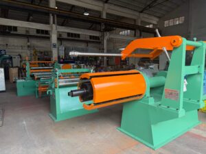The Normal Slitting Line adopts a pure mechanical design consisting of an uncoiler, main slitter, scrap winder, tension station, recoiler, and control system. Built without complex hydraulics, it offers low initial investment, simple maintenance, and a compact footprint, making it a highly cost-effective solution for light-gauge coil slitting.